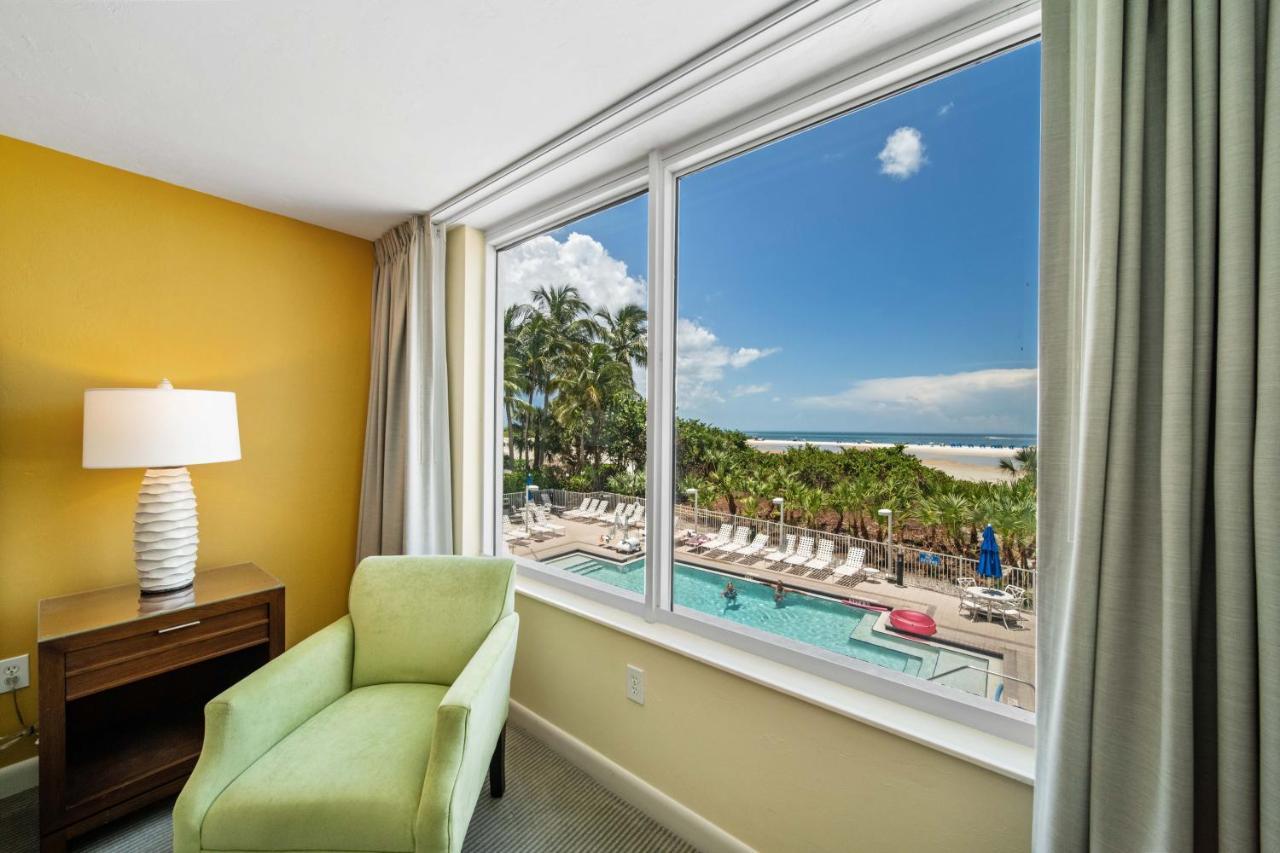 Gullwing Beach Front Resort ฟอร์ตมายเยอร์สบีช ภายนอก รูปภาพ