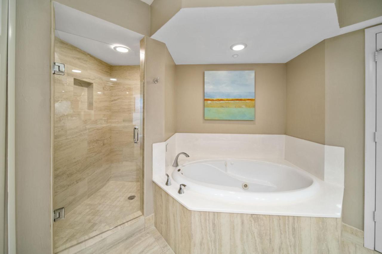 Gullwing Beach Front Resort ฟอร์ตมายเยอร์สบีช ภายนอก รูปภาพ